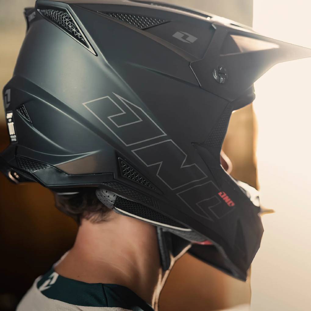 ONE INDUSTRIES X-297 MOTOCROSS HELMET