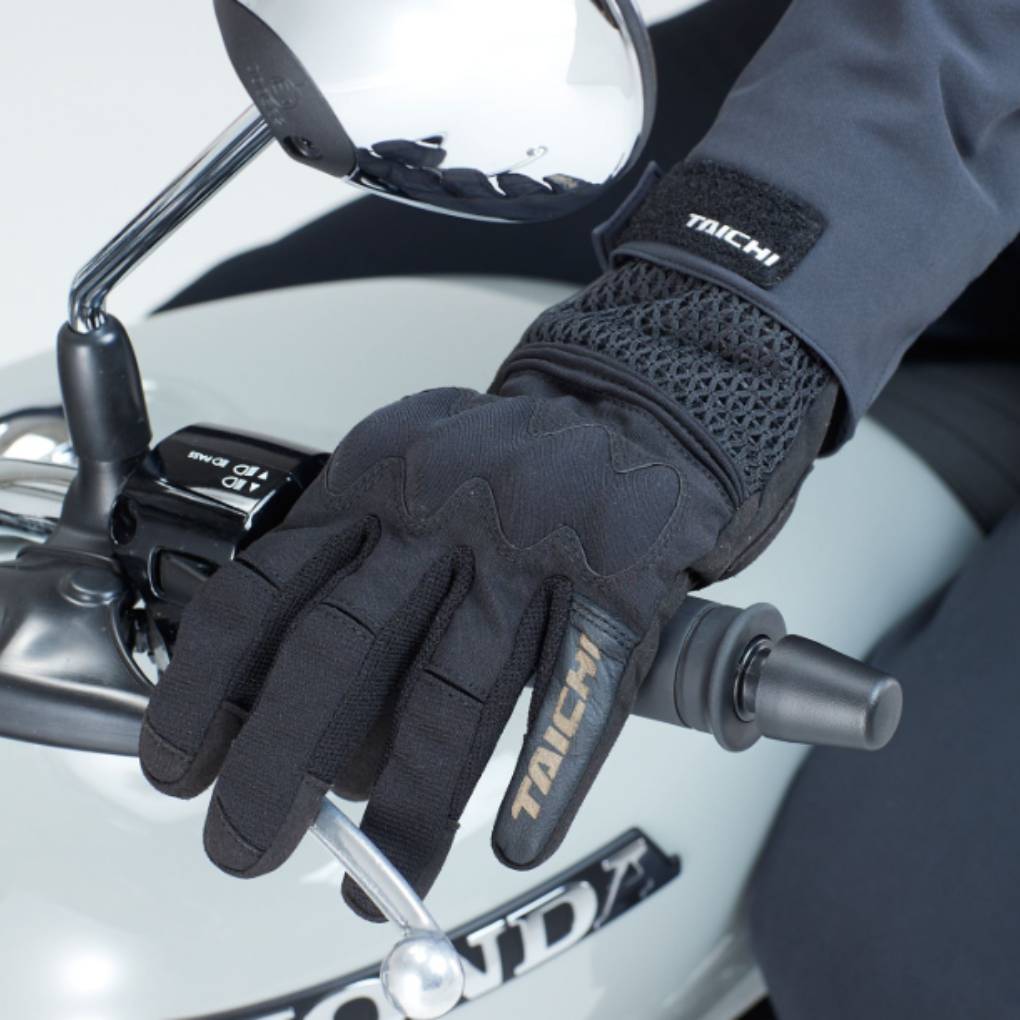 TAICHI RST470 VOLT AIR MOTORCYCLE GLOVES