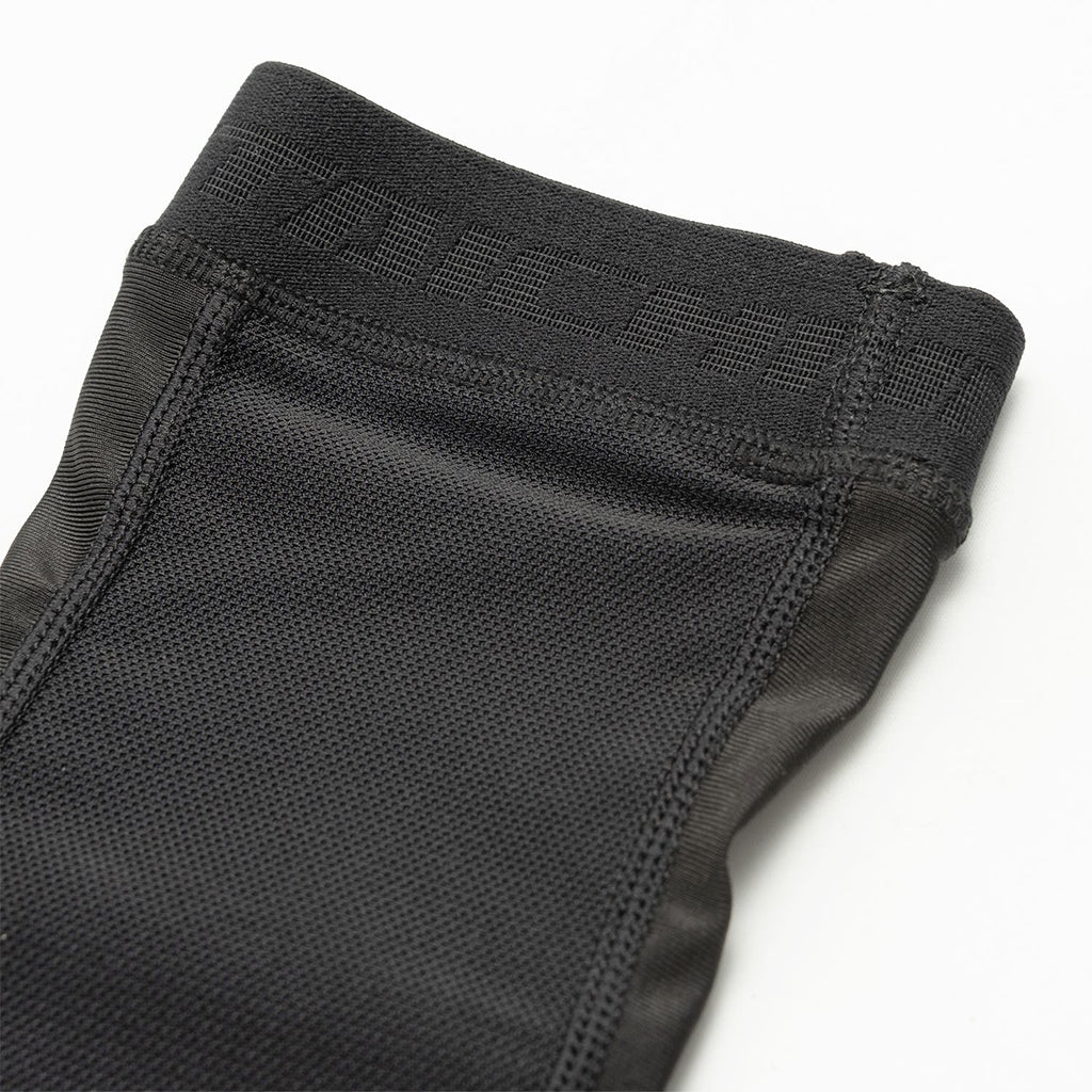 RSTAICHI TRV087 STEALTH MOTORCYCLE KNEE GUARD