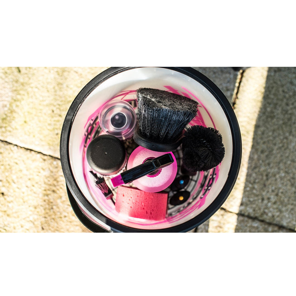 MUC-OFF BIKE DIRT BUCKET WITH FILTH FILTER BUNDLE