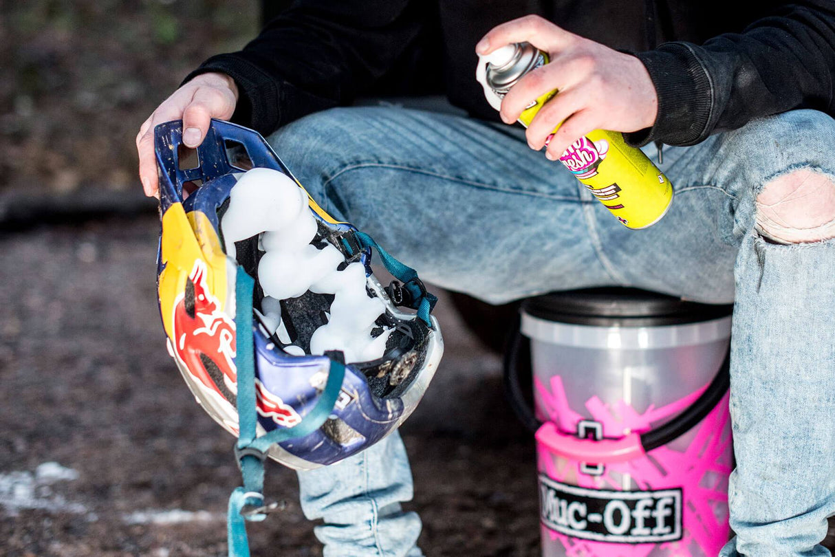 MUC-OFF MOTO/BIKE HELMET FOAM FRESH CLEANER