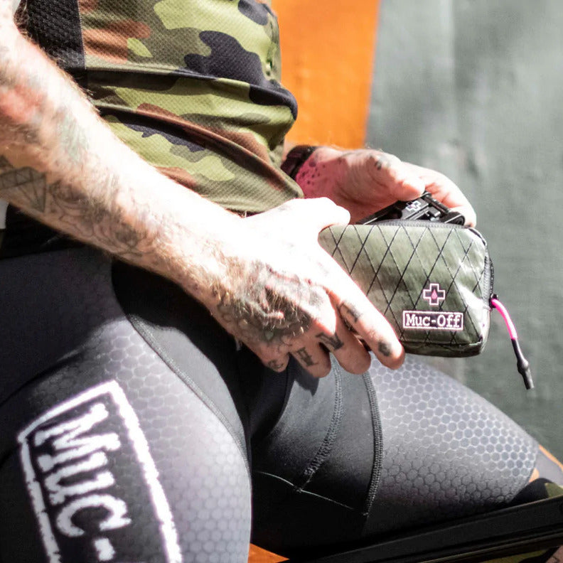 MUC-OFF MOTO/BIKE RAINPROOF ESSENTIALS CASE