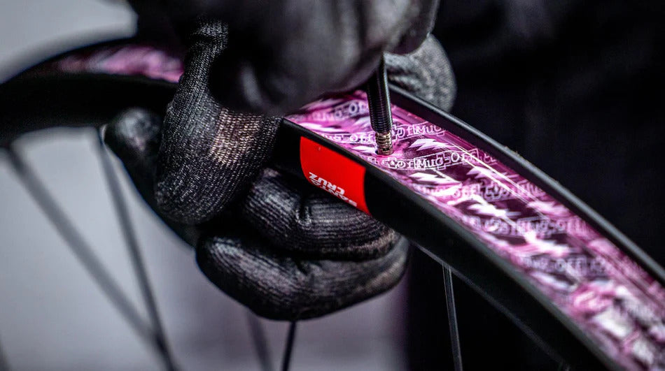 MUC-OFF BIKE ULTIMATE TUBELESS SETUP KIT