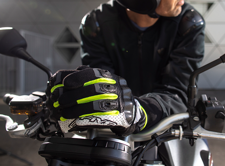 Make the right choice in gloves. - Motoworld Philippines